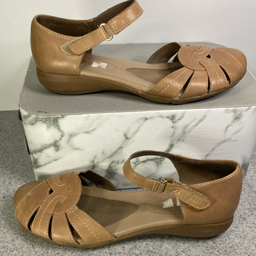 Size 8 Natural Soul by naturalizer. Nude colored sandals Maryjane Box‎ 6